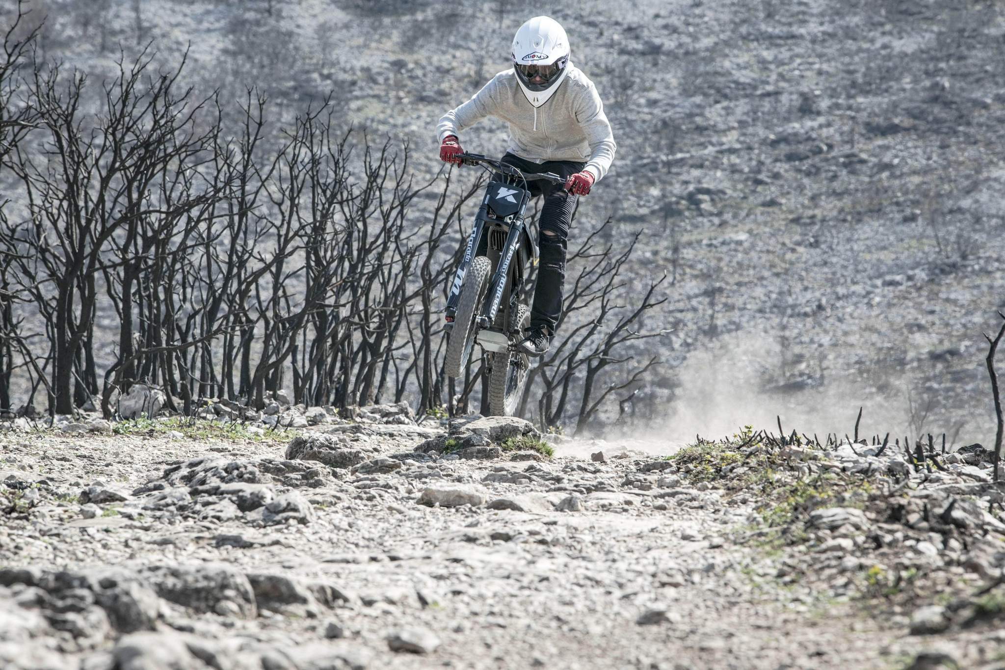 2019 KUBERG FREERIDER 8000W SUSPENSION OFF-ROAD ELECTRIC DIRT BIKE, BLACK