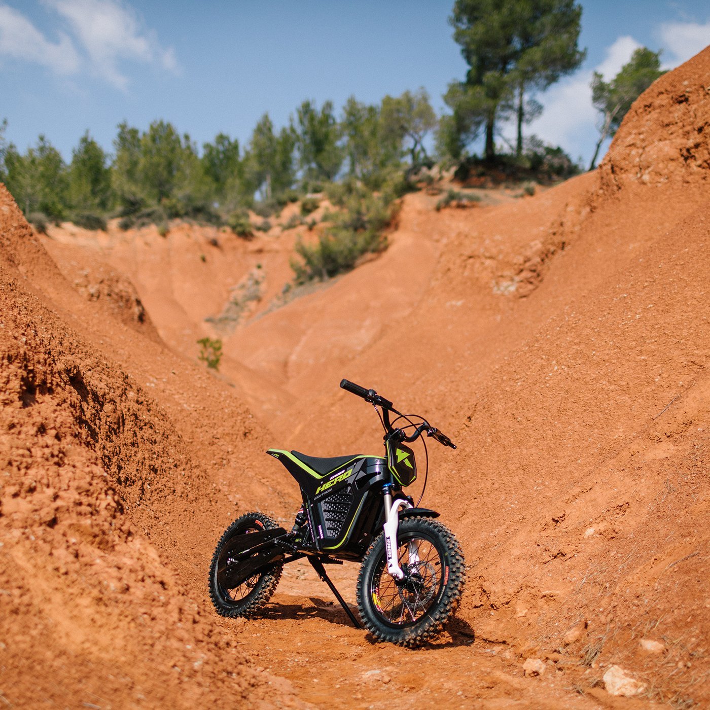 2019 KUBERG CROSS HERO YOUNG RIDER 3000W SUSPENSION ELECTRIC DIRT BIKE